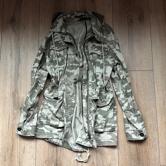 Anthony Thomas Melillo Field Camo Zip-Front Utility Jacket with Stowaway Hood - Picture 2 of 5